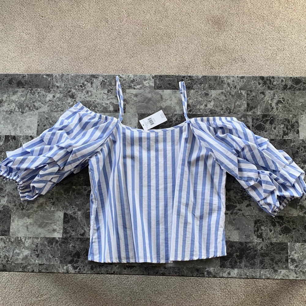 BKE Red NWT crop/bell sleeve top